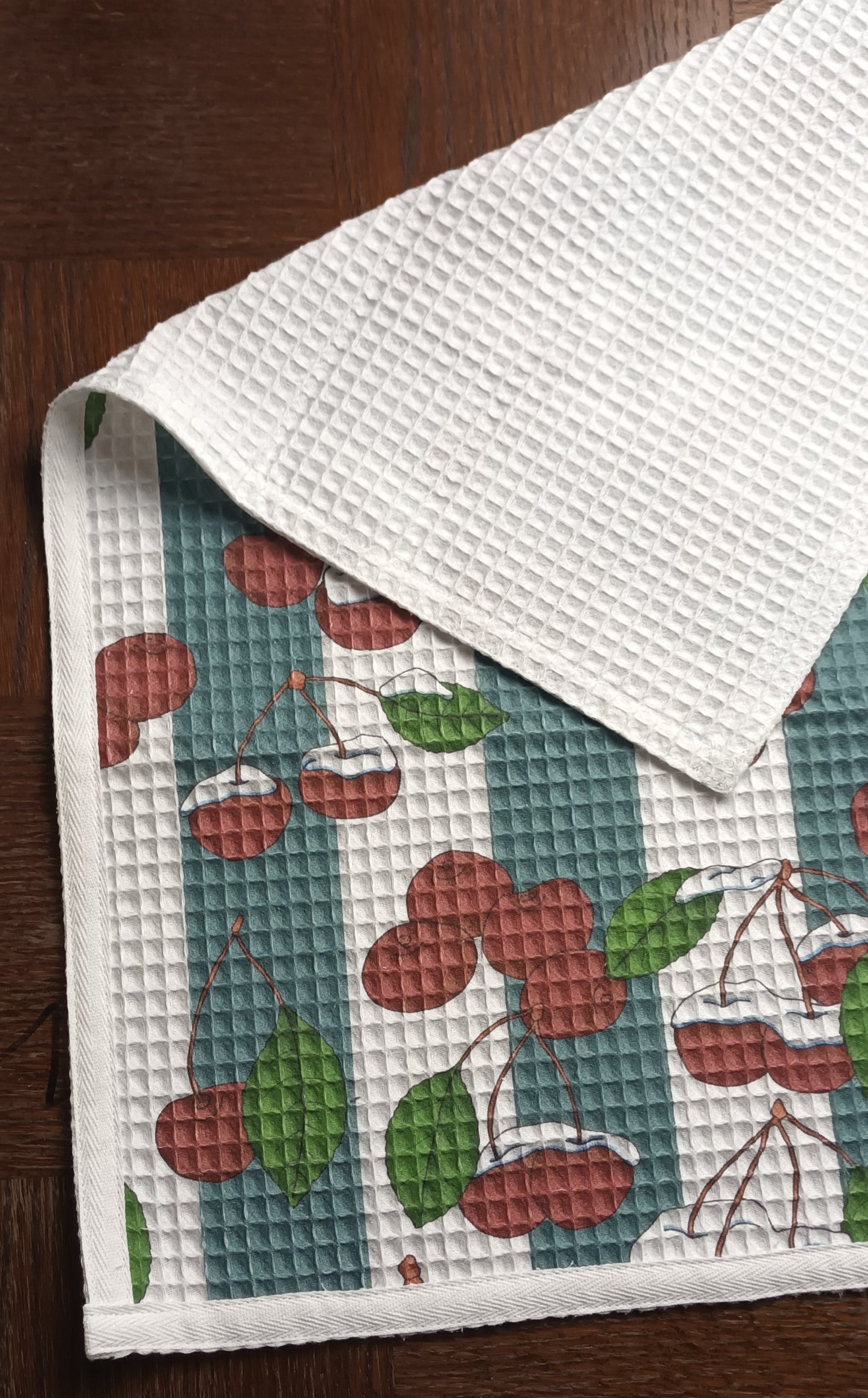 Kitchen towel "Snowy cheries"