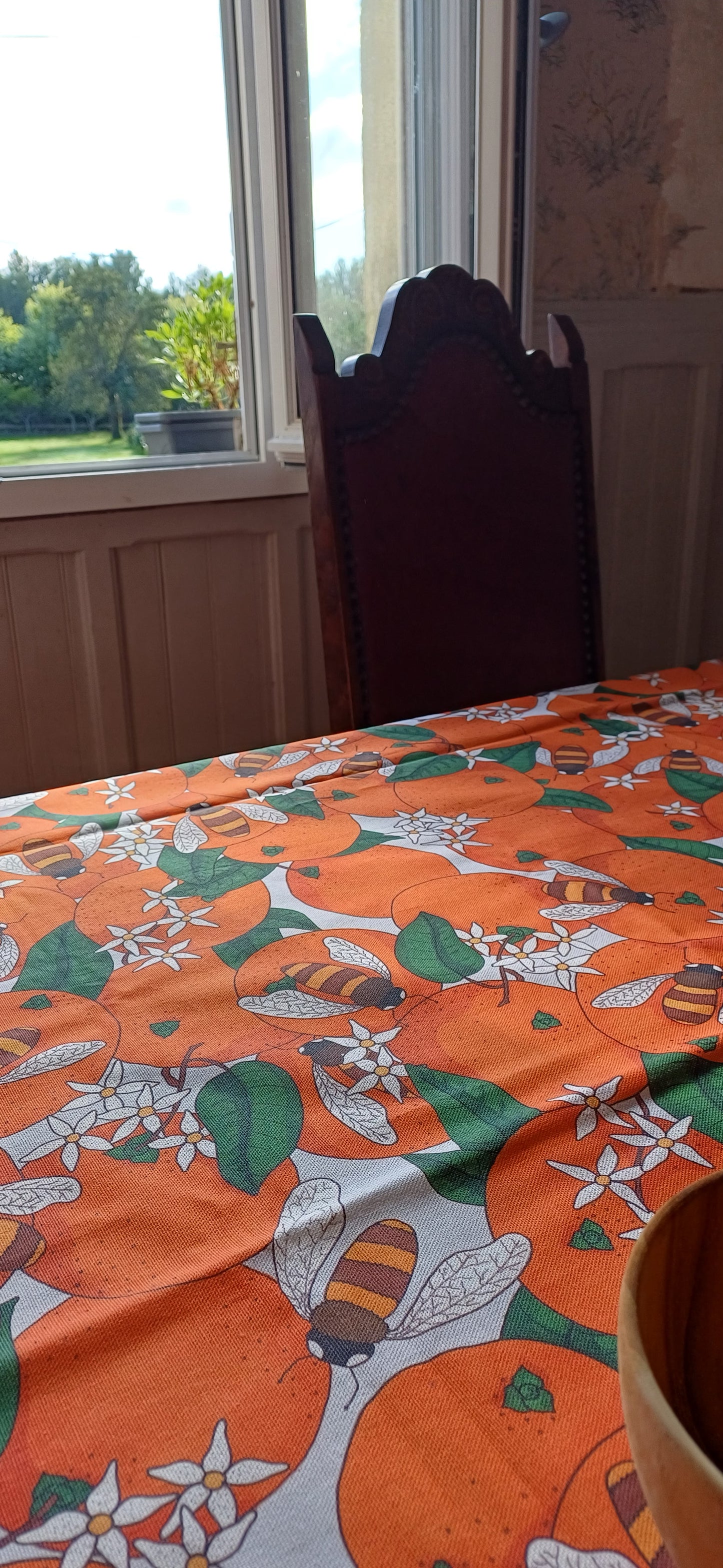 Table cloth with oranges