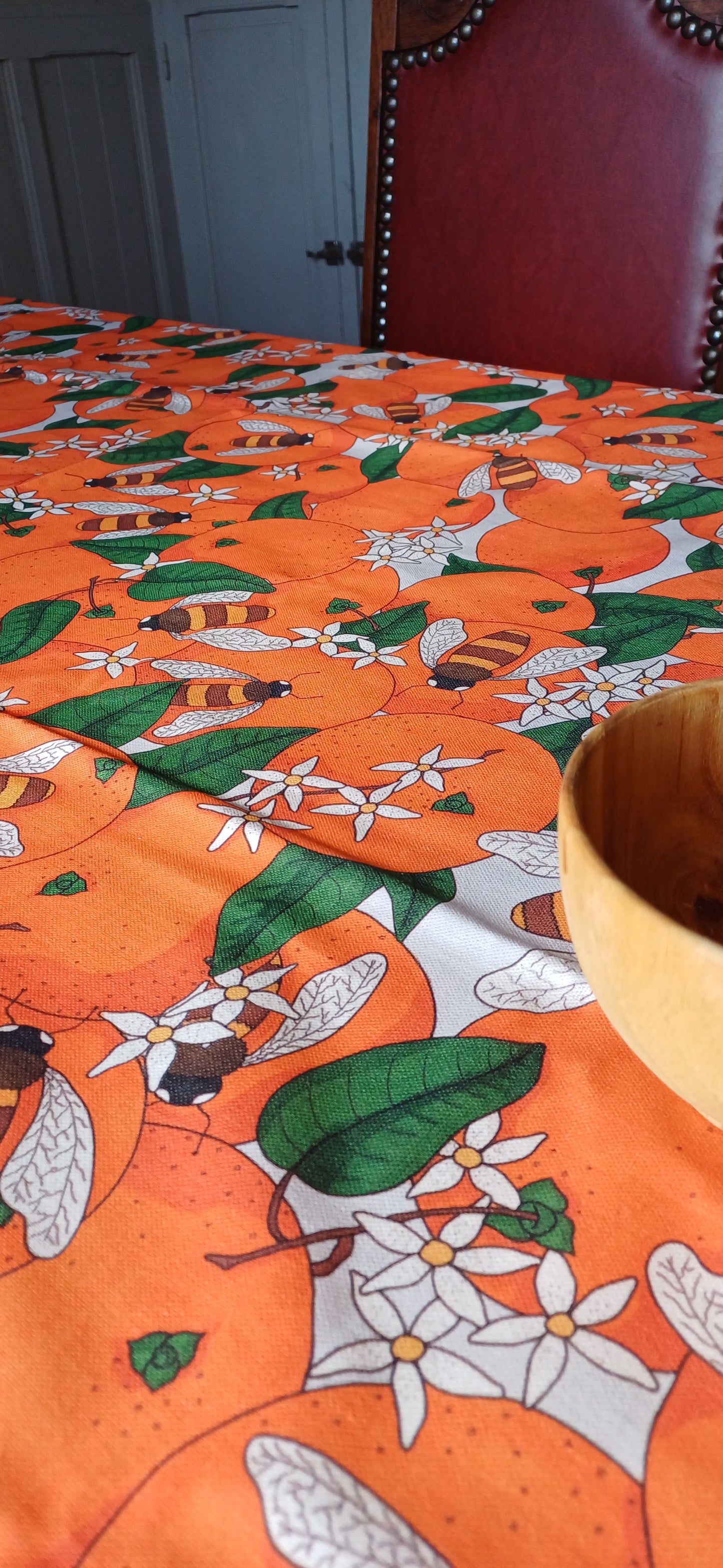 Table cloth with oranges